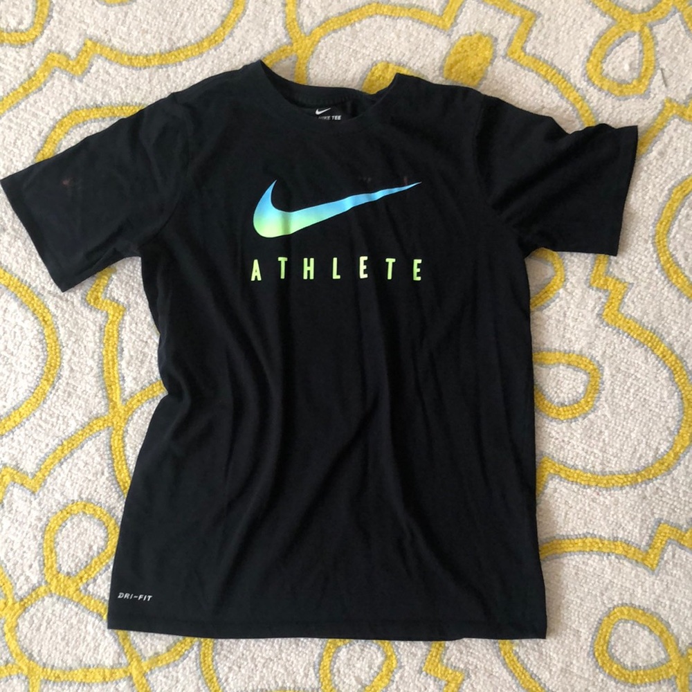 🖤Kid’s NIKE Dry-Fit SS Shirt🖤 Sz XL